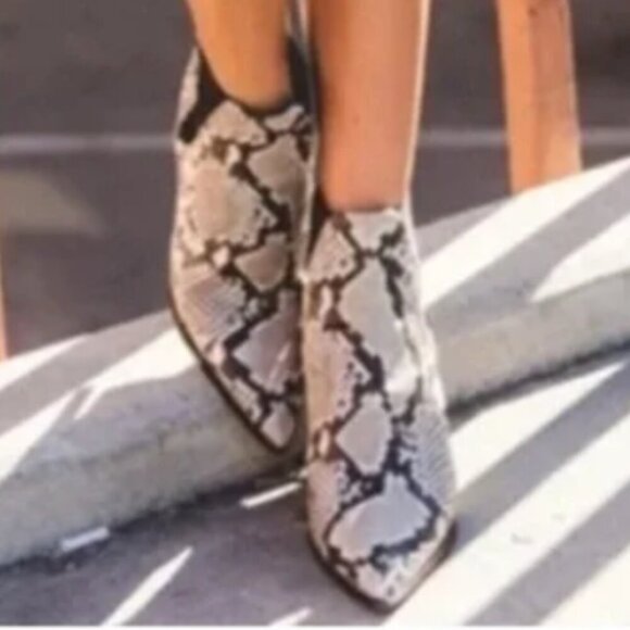 Blondo Ankle Boots NWT Waterproof Snake Print Pattern Leather Emelia Booties - Picture 5 of 8
